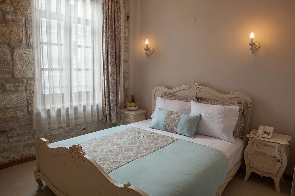 La Petra Hotel Izmir Exterior photo