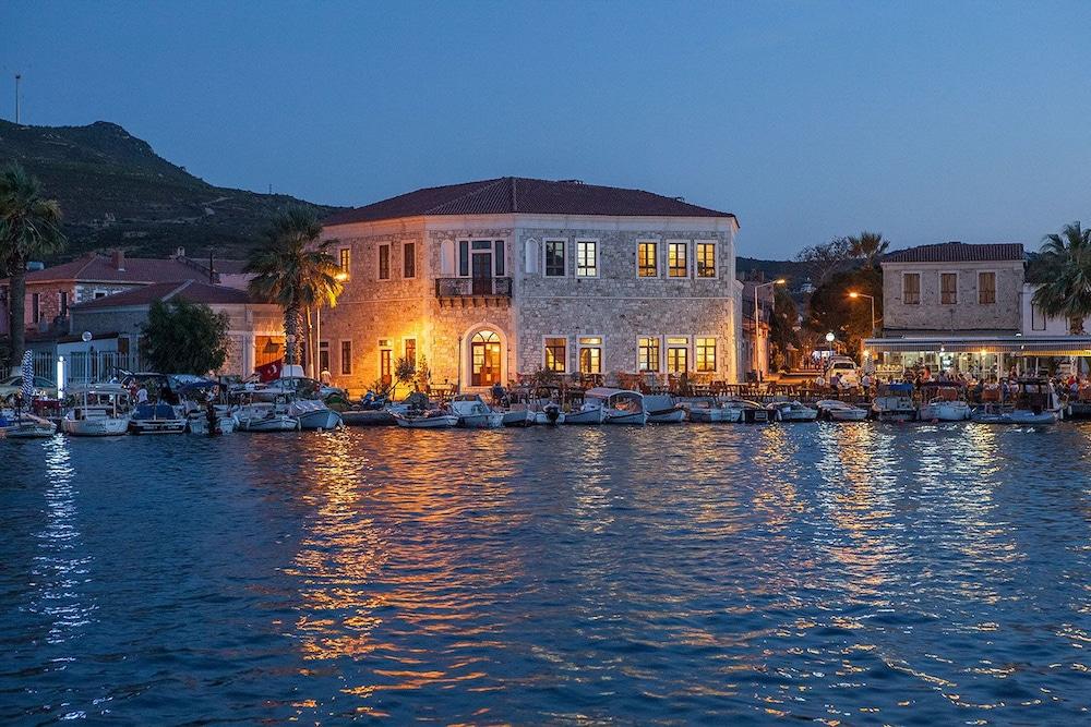 La Petra Hotel Izmir Exterior photo